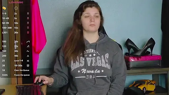 TreeJeanne on StripChat 