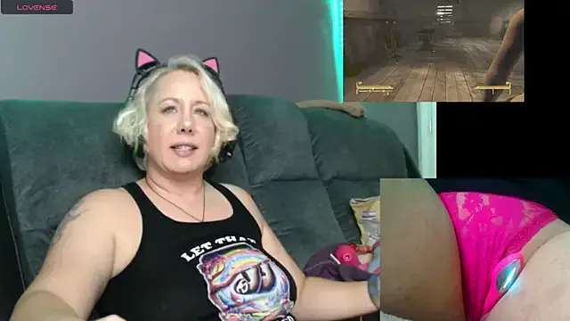 Trixiekittycutie — Naked show/top tipper 5min toy control