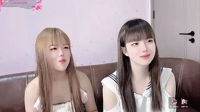 TT-XXTT on StripChat 