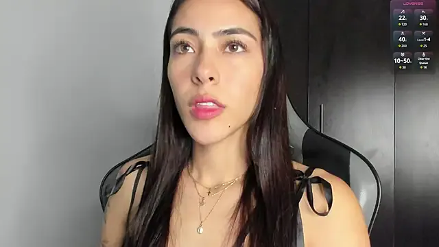 ValkaGrecco —  Twerking With oil teaching my ass