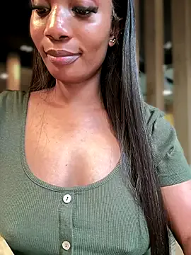VannessaJj on StripChat 