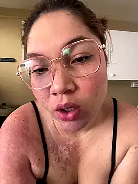 WhiteWomen — FINGER IN PUSSY