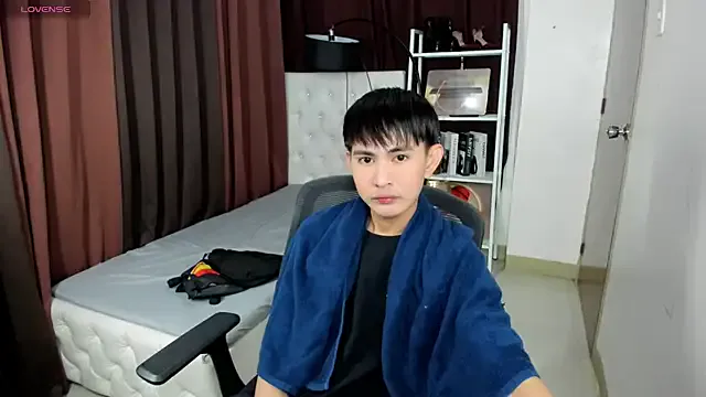 XloverXsiantwink — SUCKING NAKED KISSING