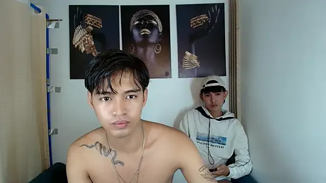 xxxhugecocktwinkxxx on StripChat