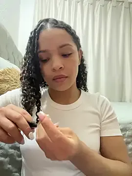 Yasmin777_ — saliva on your tits