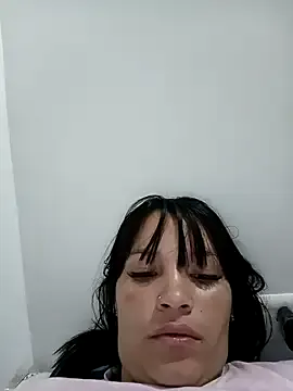 Yumy_Zumy on StripChat 