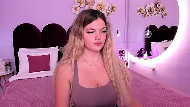 ZaraBloom on StripChat 