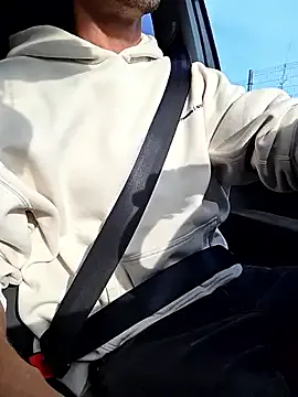 Zeefy — Risky public cum